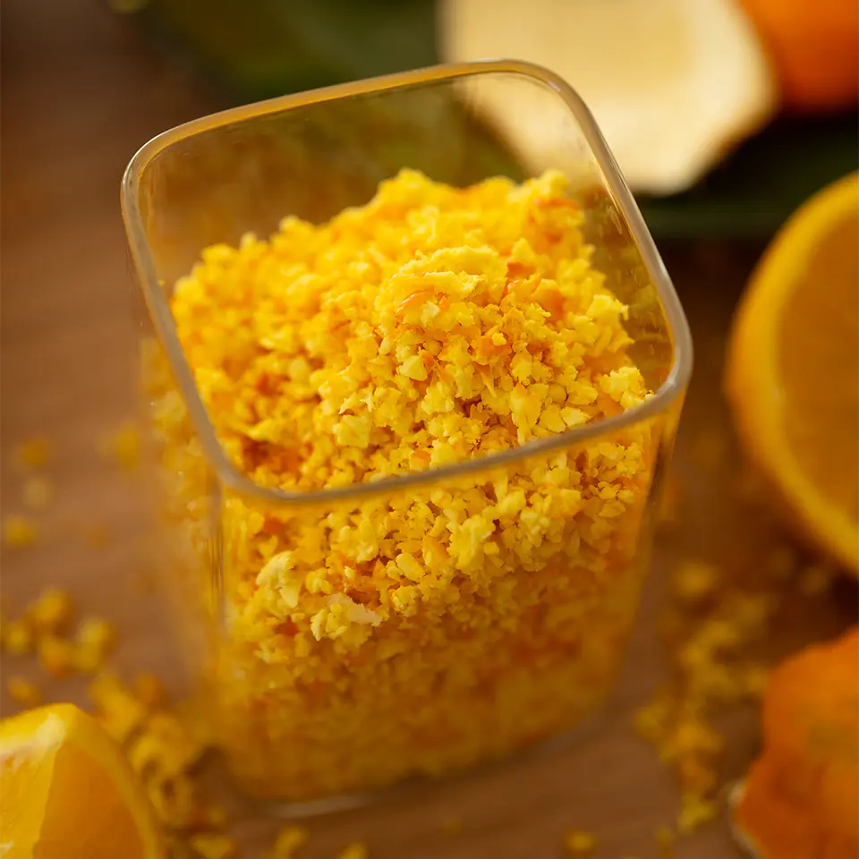 Zerkleinerte Orangenschalen