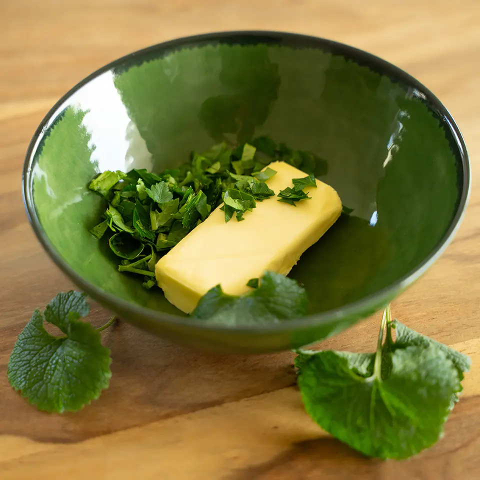 Zutaten für die Knoblauchsraukebutter